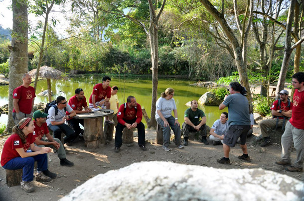 Grupo reunido para dar início ao projeto Caminhos da Serra do Mar