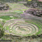 Terracos de aclimatação de Moray. Laboratório do povo Quechua apara adaptação e plantio