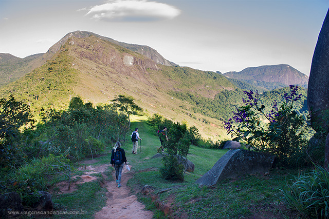 Caminho arrumadinho e bem sinalizado.