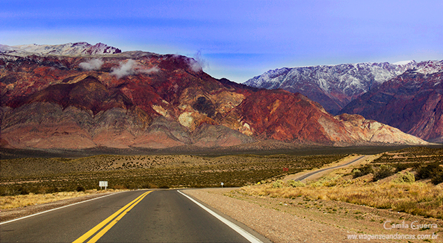 A beleza árida da paisagem desértica dos Andes