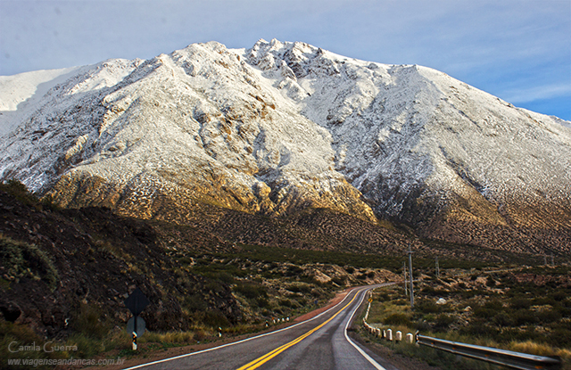 A neve deu um toque todo especial às montanhas do caminho