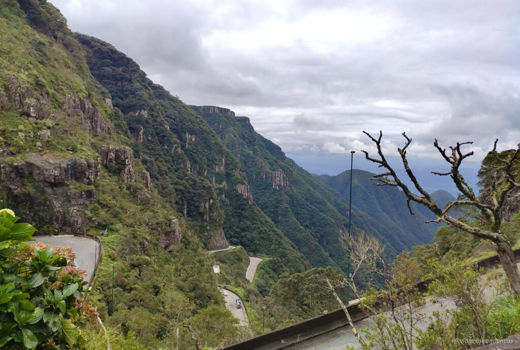 Trecho em zigue-zague da Serra do Rio do Rastro