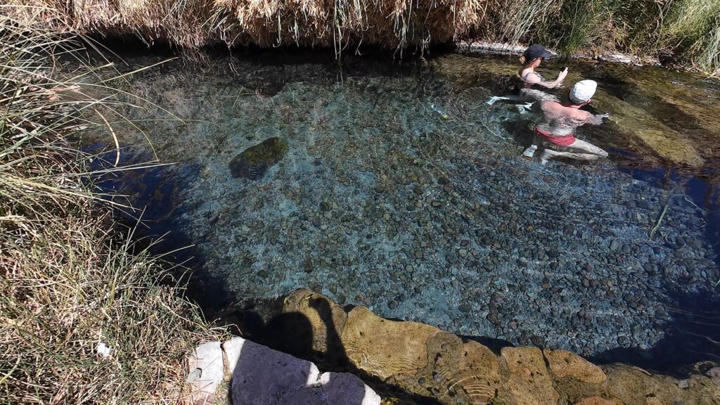 Uma das piscinas quentinhas e de água cristalina das Termas de Puritama