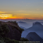 O sol ainda tímido, nascendo no Castelinho