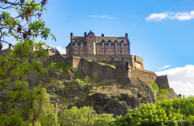 Castelo de Edimburgo visto do Princess Street Gardens