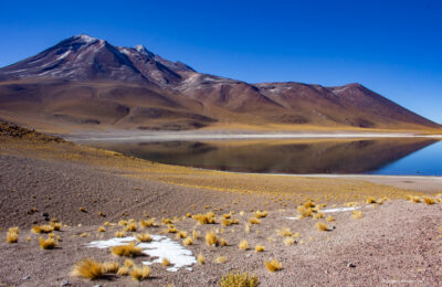 Laguna Miscanti, no altiplano do Deserto do Atacama, Chile